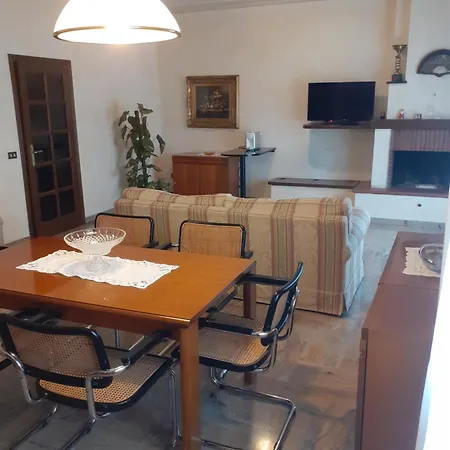 Affittacamere Gold House *
