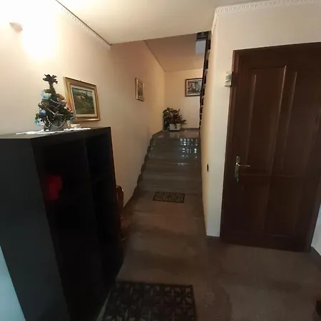 Gold House ゲストハウス マラネッロ