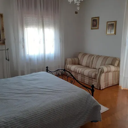 Gold House 3*